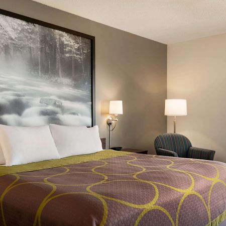 Super 8 By Wyndham Liverpool/Syracuse North Airport Esterno foto