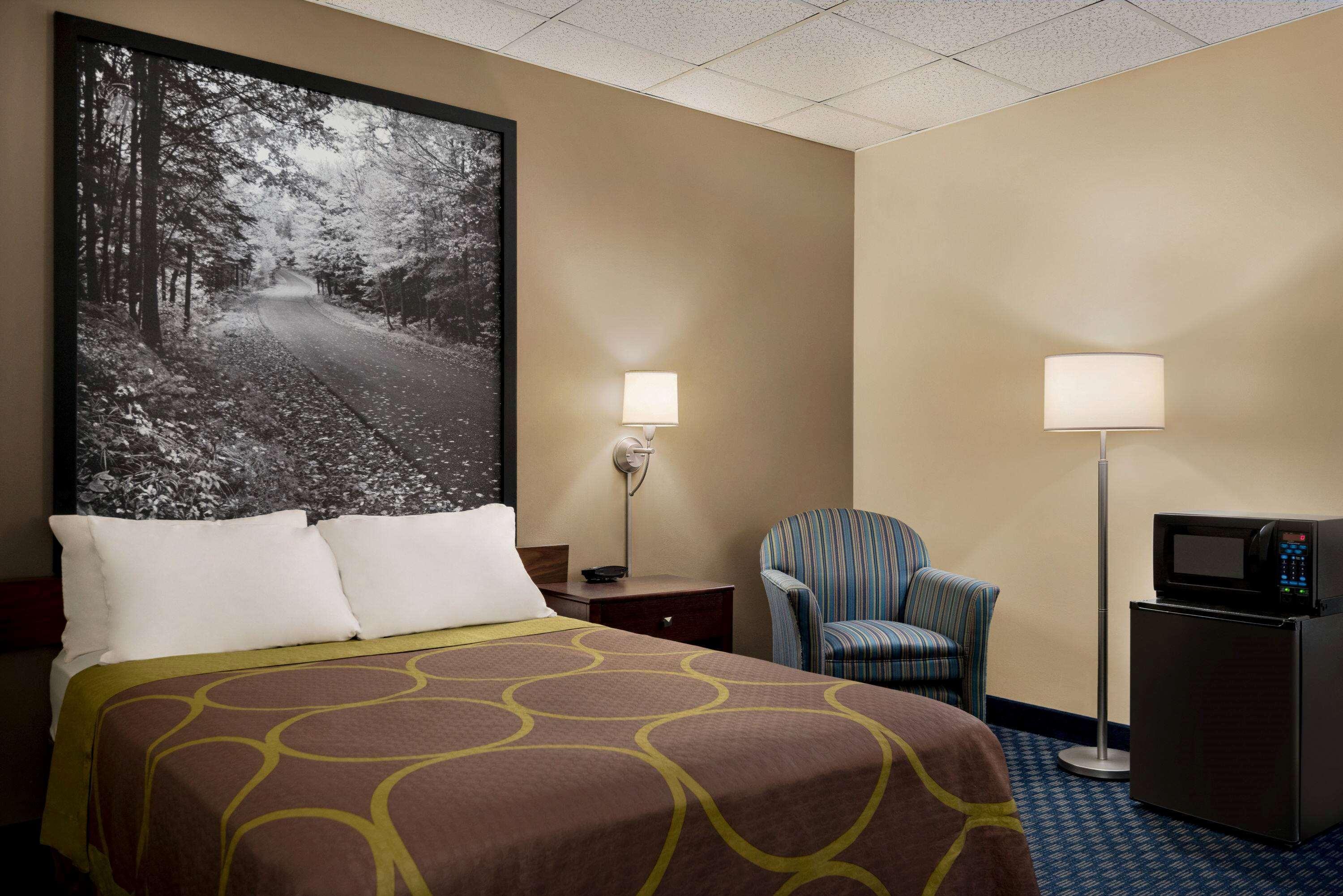 Super 8 By Wyndham Liverpool/Syracuse North Airport Esterno foto