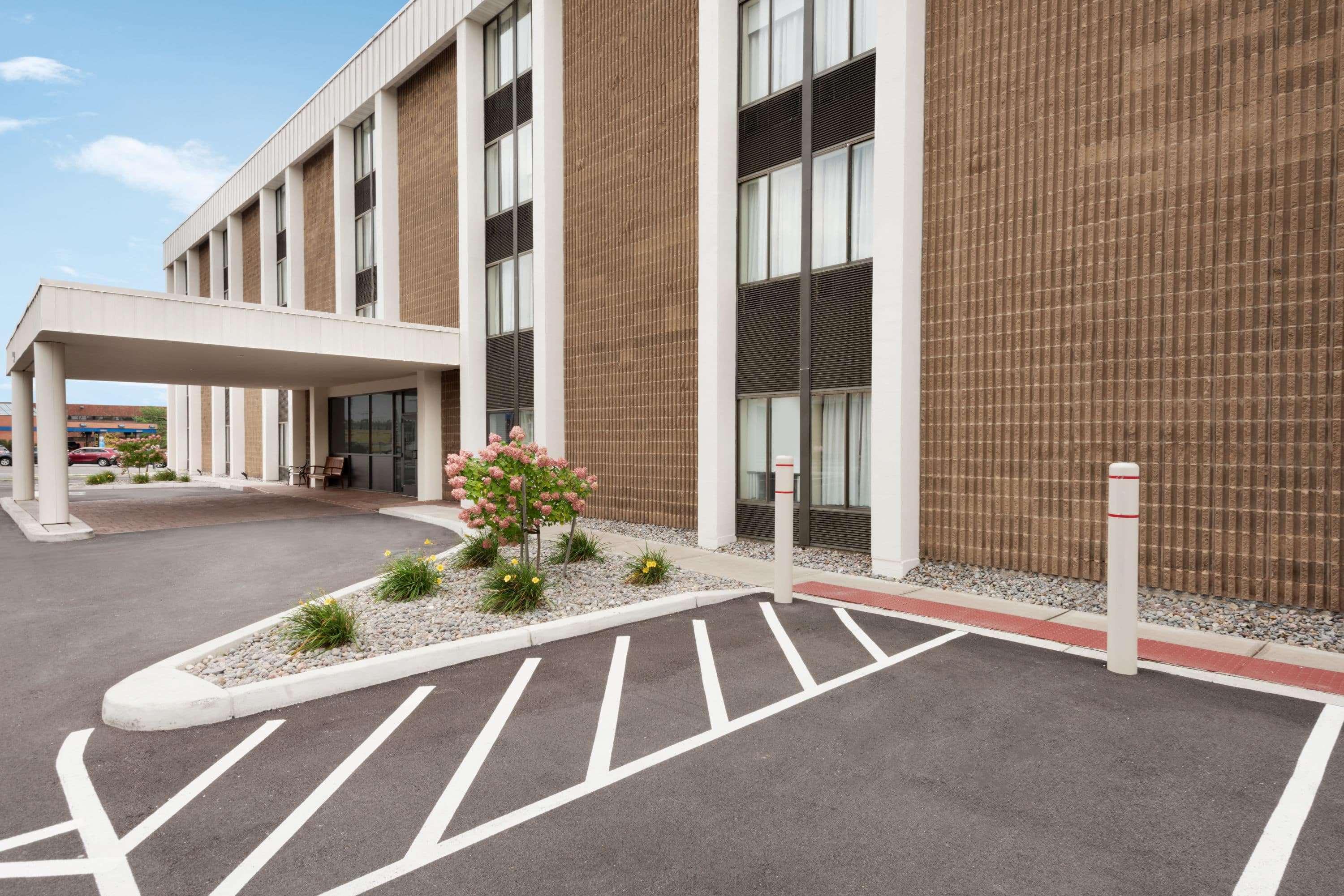 Super 8 By Wyndham Liverpool/Syracuse North Airport Esterno foto